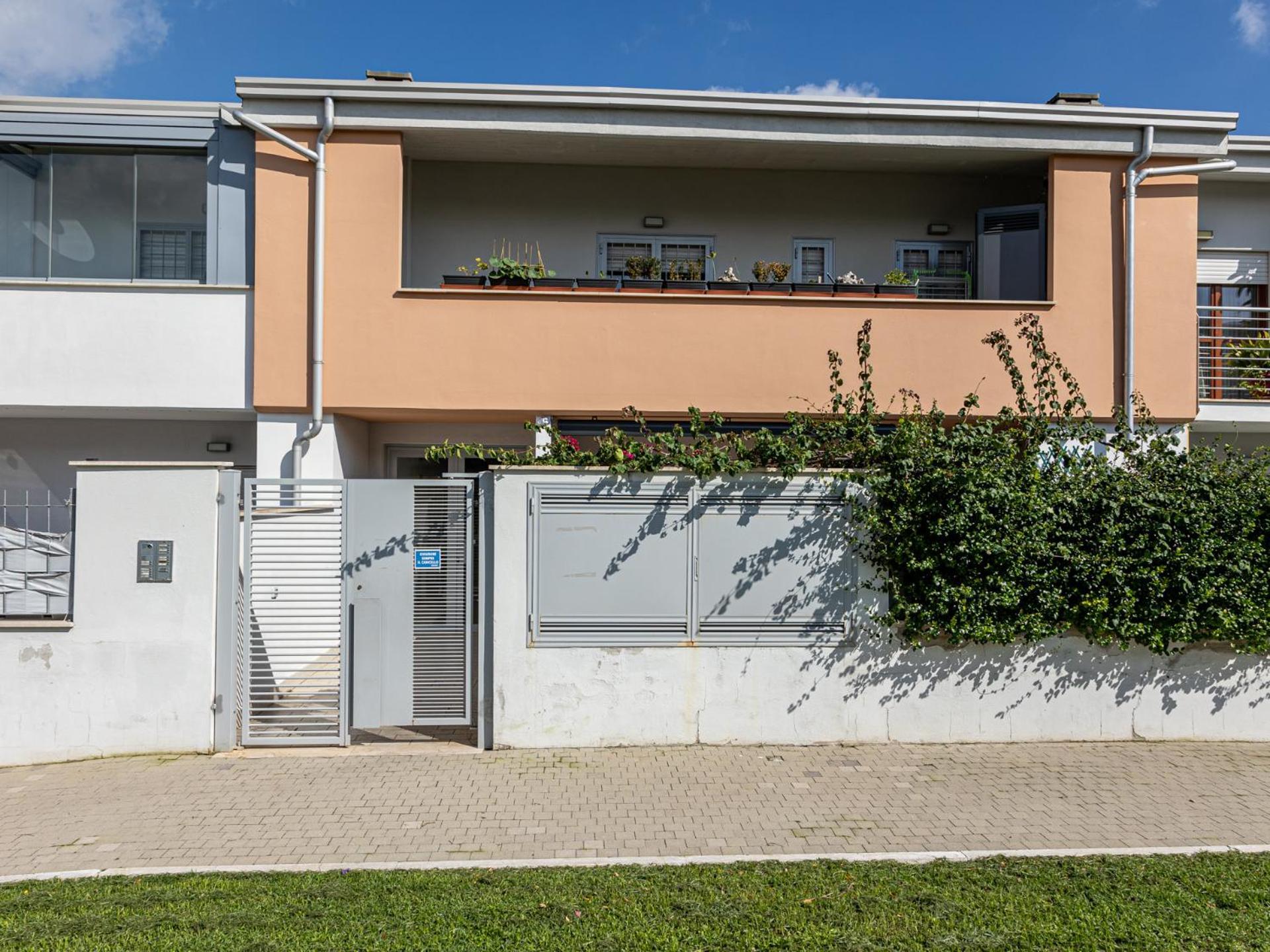 Mrb Real Estate - Maison Ludovica - Monolocale Moderno Con Giardino Frattocchie Esterno foto