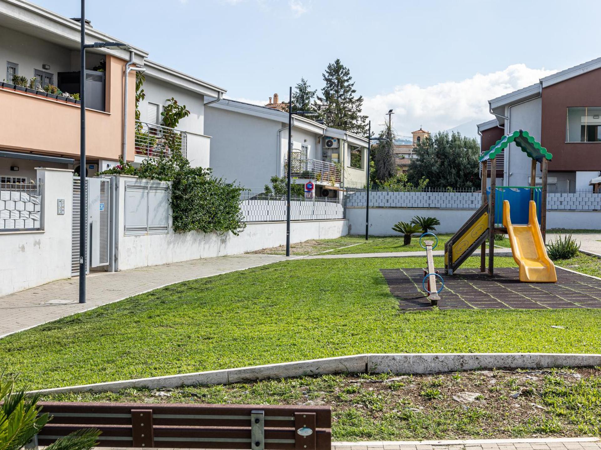 Mrb Real Estate - Maison Ludovica - Monolocale Moderno Con Giardino Frattocchie Esterno foto